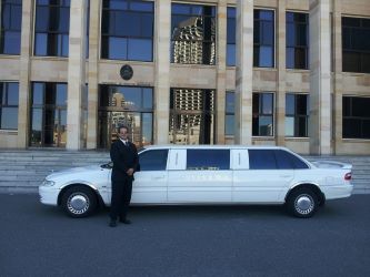 Finding-the-Right-Limousine-Company